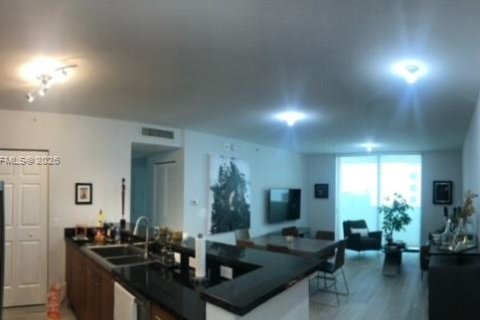 Condominio en venta en Coral Gables, Florida, 2 dormitorios, 104.79 m2 № 2023278 - foto 3