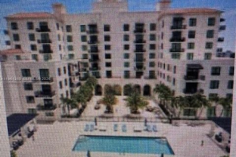 Condominio en venta en Coral Gables, Florida, 2 dormitorios, 104.79 m2 № 2023278 - foto 11