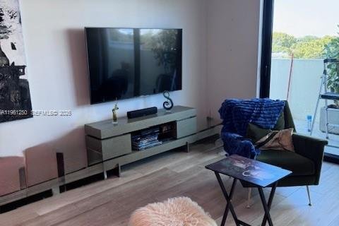 Condominio en venta en Coral Gables, Florida, 2 dormitorios, 104.79 m2 № 2023278 - foto 15