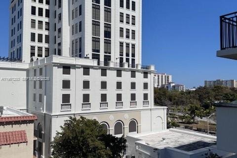 Condominio en venta en Coral Gables, Florida, 2 dormitorios, 104.79 m2 № 2023278 - foto 27