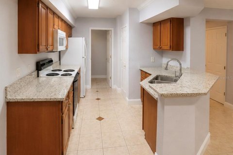 Condo in Orlando, Florida, 3 bedrooms № 2103644 - photo 5