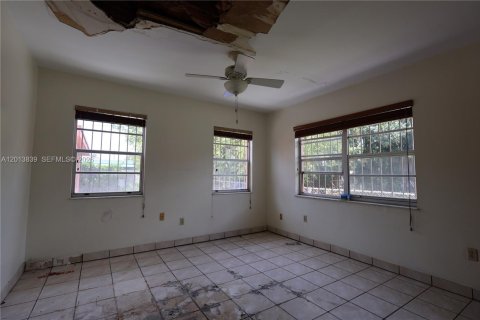 Commercial property in Miami, Florida 169.18 sq.m. № 2075975 - photo 22