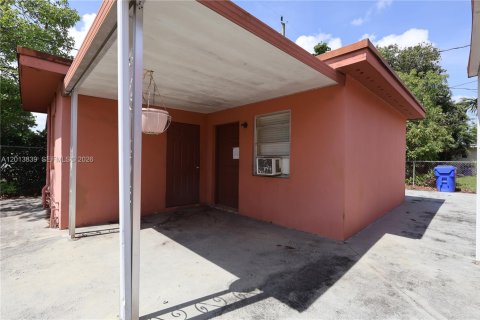 Commercial property in Miami, Florida 169.18 sq.m. № 2075975 - photo 3
