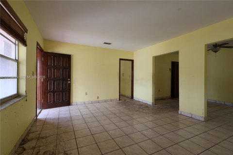 Commercial property in Miami, Florida 169.18 sq.m. № 2075975 - photo 8
