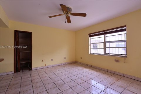 Commercial property in Miami, Florida 169.18 sq.m. № 2075975 - photo 17
