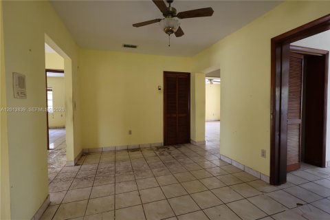 Commercial property in Miami, Florida 169.18 sq.m. № 2075975 - photo 11