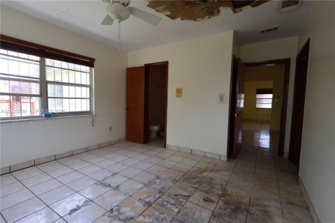 Commercial property in Miami, Florida 169.18 sq.m. № 2075975 - photo 23