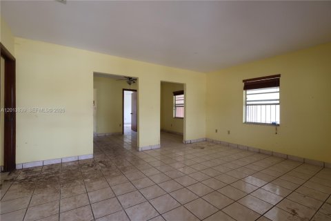Commercial property in Miami, Florida 169.18 sq.m. № 2075975 - photo 6