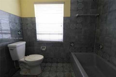 Commercial property in Miami, Florida 169.18 sq.m. № 2075975 - photo 21