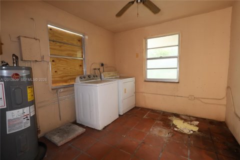 Commercial property in Miami, Florida 169.18 sq.m. № 2075975 - photo 4