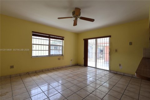 Commercial property in Miami, Florida 169.18 sq.m. № 2075975 - photo 15