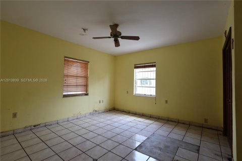 Commercial property in Miami, Florida 169.18 sq.m. № 2075975 - photo 18