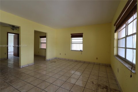 Commercial property in Miami, Florida 169.18 sq.m. № 2075975 - photo 7