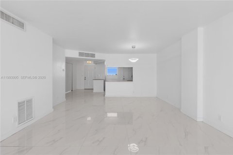 Condominio en venta en North Miami Beach, Florida, 2 dormitorios, 103.12 m2 № 2055698 - foto 23