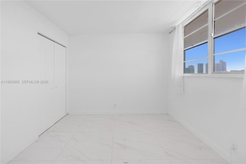 Condominio en venta en North Miami Beach, Florida, 2 dormitorios, 103.12 m2 № 2055698 - foto 12