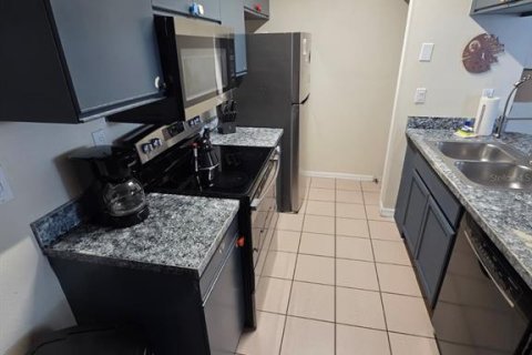 Condo in Kissimmee, Florida, 2 bedrooms  № 2266500 - photo 10