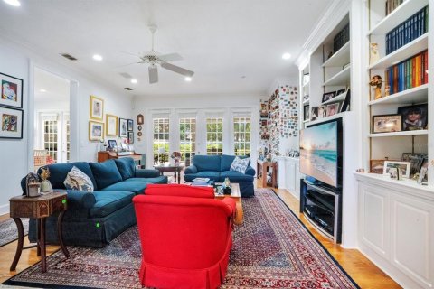 House in Lakeland, Florida 4 bedrooms, 357.4 sq.m. № 2226847 - photo 11