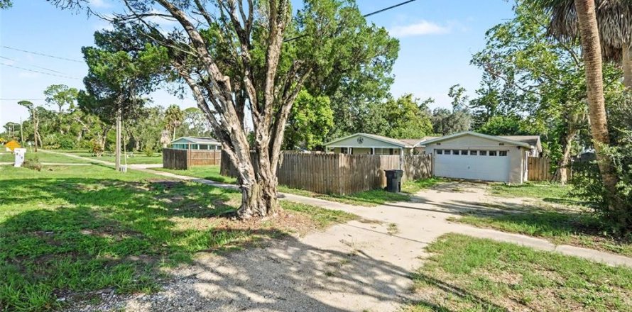 Villa ou maison à Ruskin, Floride 3 chambres, 152.73 m2 № 2291384