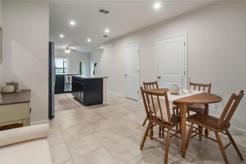 Adosado en venta en Davenport, Florida, 3 dormitorios, 131.27 m2 № 2296708 - foto 5