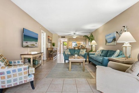 Condo in Sarasota, Florida, 2 bedrooms  № 1651255 - photo 9