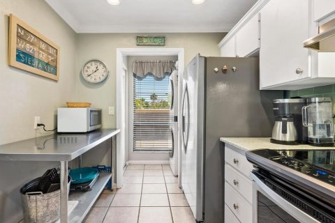 Condo in Sarasota, Florida, 2 bedrooms  № 1651255 - photo 17
