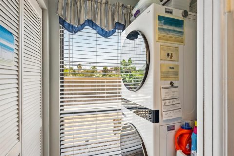 Condo in Sarasota, Florida, 2 bedrooms  № 1651255 - photo 18