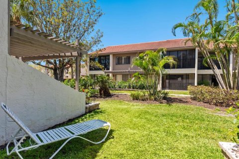Condo in Sarasota, Florida, 2 bedrooms  № 1651255 - photo 12