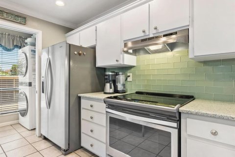 Condo in Sarasota, Florida, 2 bedrooms  № 1651255 - photo 16