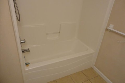 Apartamento en alquiler en Newberry, Florida, 3 dormitorios, 138.33 m2 № 1880809 - foto 13