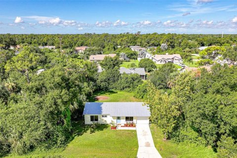 House in Port Charlotte, Florida 3 bedrooms, 84.73 sq.m. № 1884995 - photo 28