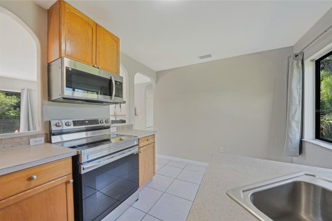 House in Port Charlotte, Florida 3 bedrooms, 84.73 sq.m. № 1884995 - photo 4