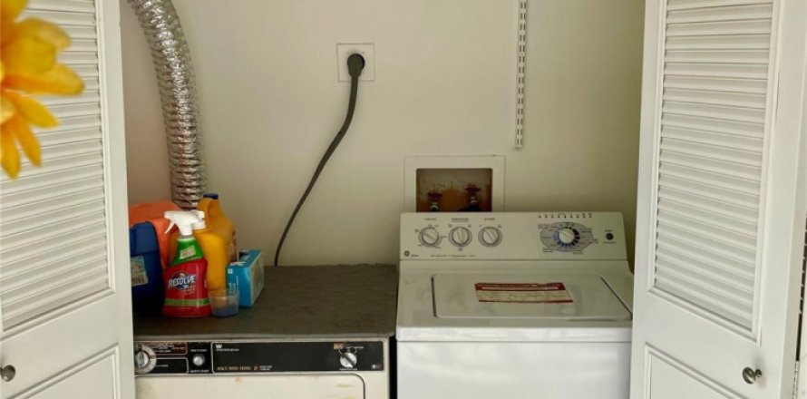 Condominio en Lauderhill, Florida, 2 dormitorios № 940872