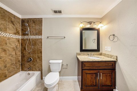 House in Odessa, Florida 5 bedrooms, 219.44 sq.m. № 1514166 - photo 21