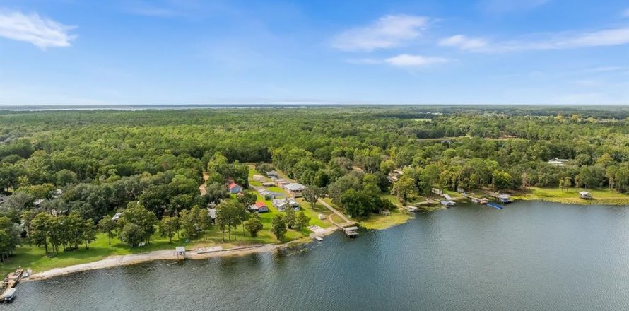 Дом в Мелроз, Флорида 3 комнаты, 204.01м2 № 2135823