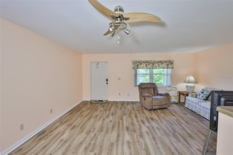 Condo in Sun City Center, Florida, 1 bedroom  № 1835709 - photo 7