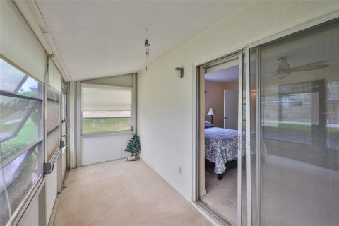 Condo in Sun City Center, Florida, 1 bedroom  № 1835709 - photo 20