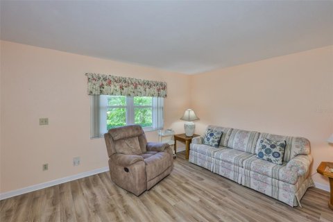 Condo in Sun City Center, Florida, 1 bedroom  № 1835709 - photo 6
