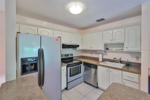 Condo in Sun City Center, Florida, 1 bedroom  № 1835709 - photo 13