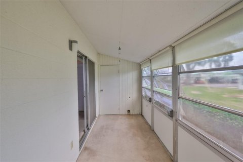 Condo in Sun City Center, Florida, 1 bedroom  № 1835709 - photo 21