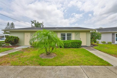 Condo in Sun City Center, Florida, 1 bedroom  № 1835709 - photo 1