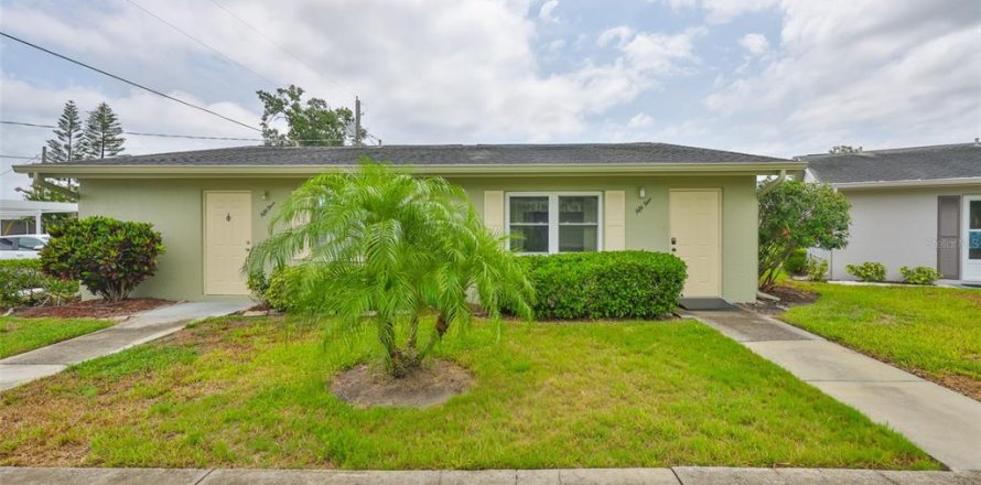 Condo in Sun City Center, Florida, 1 bedroom № 1835709