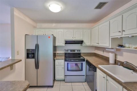 Condo in Sun City Center, Florida, 1 bedroom  № 1835709 - photo 12