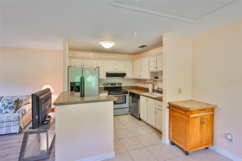 Condo in Sun City Center, Florida, 1 bedroom  № 1835709 - photo 10