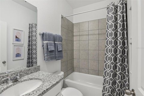 House in Tavares, Florida 3 bedrooms, 147.62 sq.m. № 1843715 - photo 17