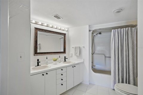 Condominio en venta en Tierra Verde, Florida, 2 dormitorios, 153.29 m2 № 1649522 - foto 19