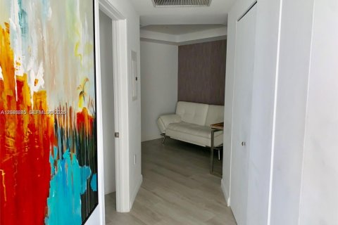 Купить кондоминиум в Майами, Флорида 2 спальни, 97.83м2, № 2186209 - фото 7