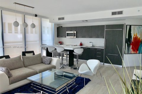 Condo in Miami, Florida, 2 bedrooms № 2186209