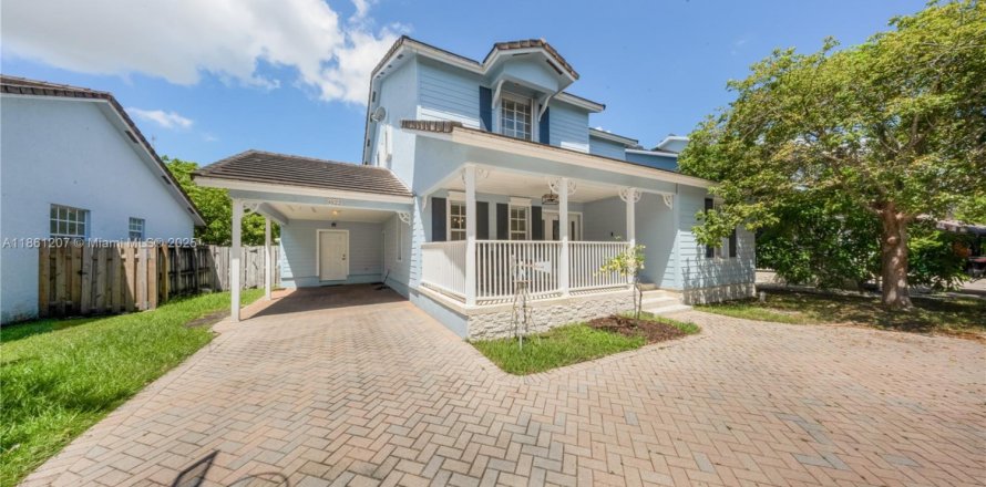 House in Miami, Florida 4 bedrooms, 224.54 sq.m. № 1897347
