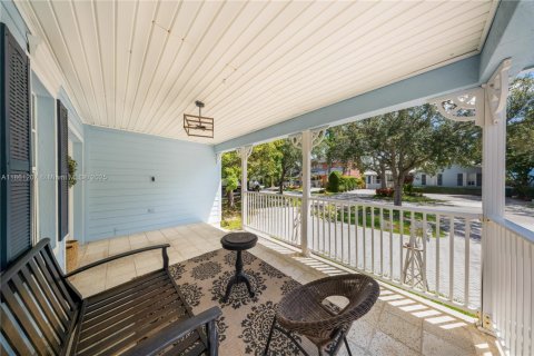 House in Miami, Florida 4 bedrooms, 224.54 sq.m. № 1897347 - photo 5