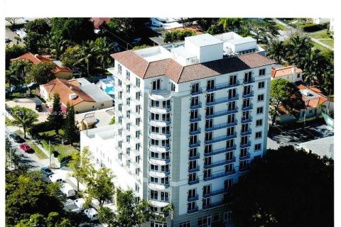 Condo in Miami, Florida, 1 bedroom  № 1888725 - photo 1